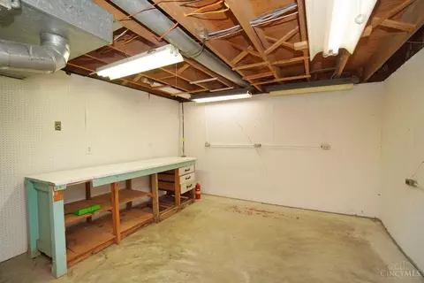 4586 Layhigh Rd, Hamilton, OH 45013 photo 33