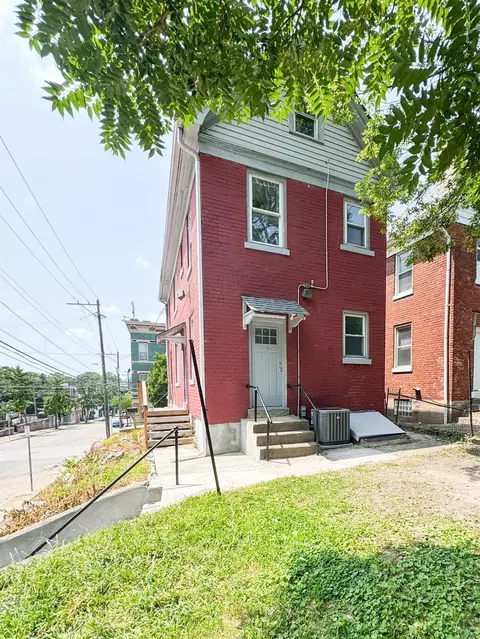 2300 Chickasaw St, Cincinnati, OH 45219
