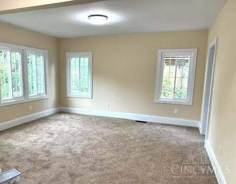 708 Mitchell Ave, Cincinnati, OH 45229 photo 5