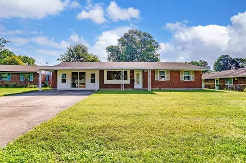 11864 Ventura Ct, Springdale, OH 45246