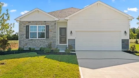 3682 Heritage Farm Ln, Amelia, OH 45102