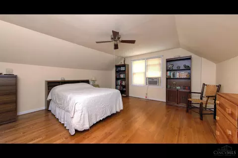 300 Ingram Rd, Greenhills, OH 45218 photo 8