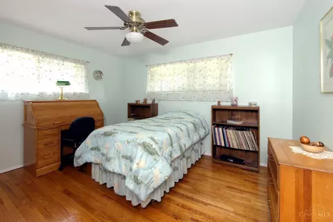 300 Ingram Rd, Greenhills, OH 45218 photo 7