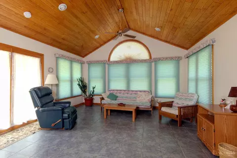 300 Ingram Rd, Greenhills, OH 45218 photo 3