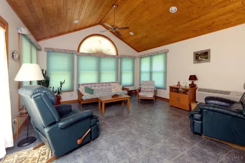 300 Ingram Rd, Greenhills, OH 45218 photo 12