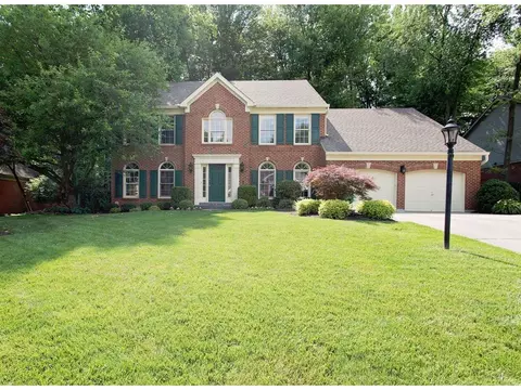 149 Woodcrest Dr, Loveland, OH 45140