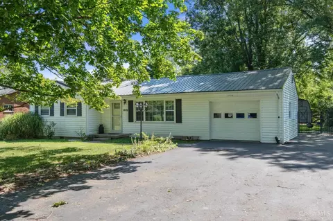 1609 Hillcrest Ave, Wilmington, OH 45177