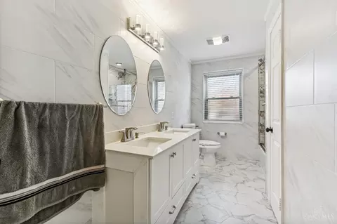 Bath - 5455 Fox Rd, Cincinnati, OH 45239 photo 1 of 3
