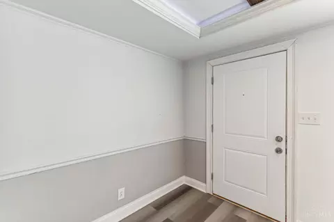 Entry Way - 5455 Fox Rd, Cincinnati, OH 45239 photo 2 of 2