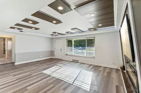 Living - 5455 Fox Rd, Cincinnati, OH 45239 photo 1 of 3