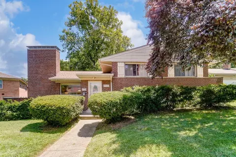 4540 Springmeadow Dr, Cincinnati, OH 45229
