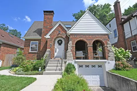 3324 Glenhurst Pl, Cincinnati, OH 45209