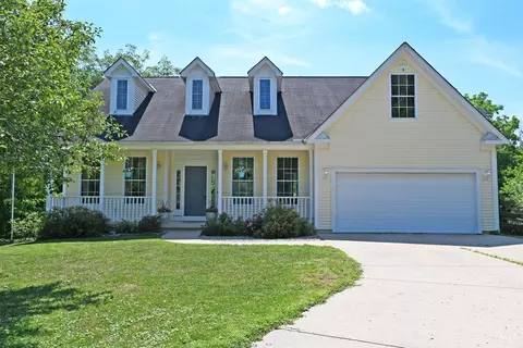 1825 Chapel Woods Dr, Batavia, OH 45103