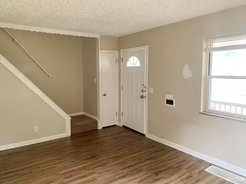Living - 5795 Eula Ave, Cincinnati, OH 45248 photo 2 of 5