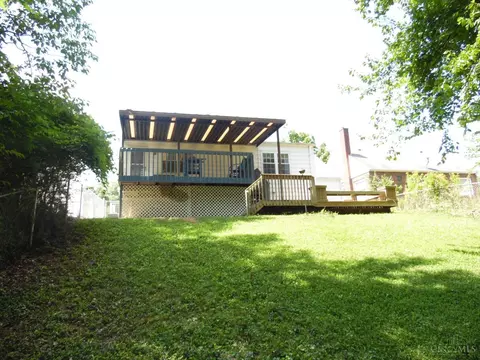 Exterior - 1124 Madeleine Cir, Cincinnati, OH 45231 photo 9 of 11