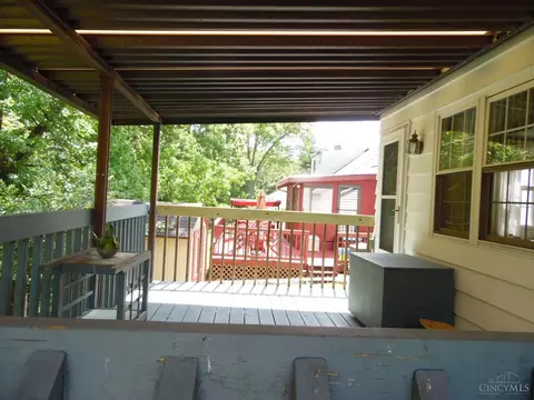 Exterior - 1124 Madeleine Cir, Cincinnati, OH 45231 photo 4 of 11