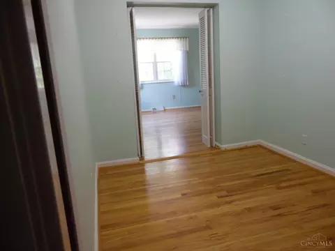 Bedroom - 1124 Madeleine Cir, Cincinnati, OH 45231 photo 4 of 4