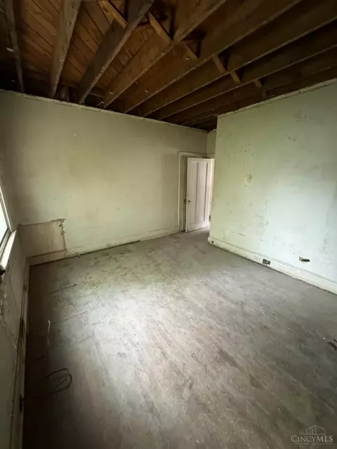 Bedroom - 720 Chalfonte Pl, Cincinnati, OH 45229 photo 1 of 8