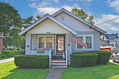 242 Burkhart Ave, Reading, OH 45215