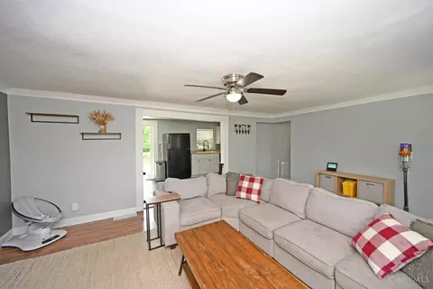 Living - 4210 Dixie Dr, Cincinnati, OH 45245 photo 3 of 3
