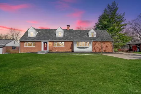 300 Compton Rd, Wyoming, OH 45215