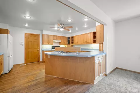 Kitchen - 8921 Cavalier Dr, Cincinnati, OH 45231 photo 1 of 5