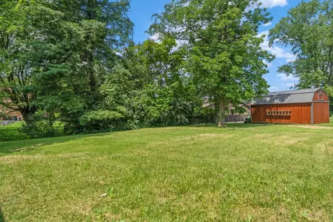 Exterior - 8921 Cavalier Dr, Cincinnati, OH 45231 photo 7 of 7