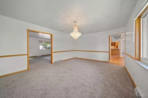 Dining - 8921 Cavalier Dr, Cincinnati, OH 45231 photo 1 of 1