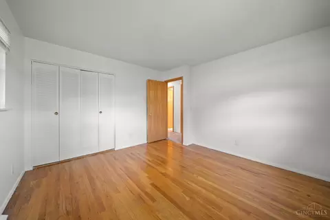 Bedroom - 8921 Cavalier Dr, Cincinnati, OH 45231 photo 3 of 5