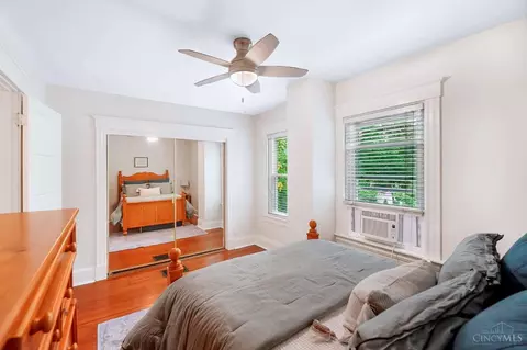 Bedroom - 3752 Drake Ave, Cincinnati, OH 45209 photo 5 of 6