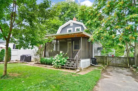 Exterior - 3752 Drake Ave, Cincinnati, OH 45209 photo 12 of 14