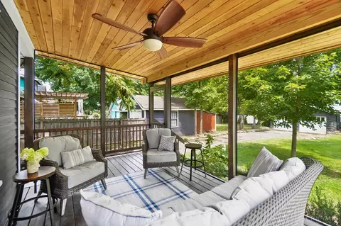 Exterior - 3752 Drake Ave, Cincinnati, OH 45209 photo 11 of 14