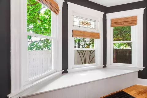 Entry Way - 3752 Drake Ave, Cincinnati, OH 45209 photo 3 of 4