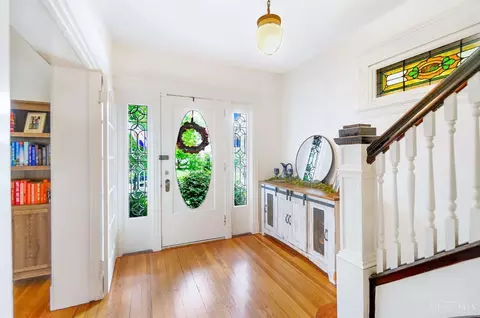 Entry Way - 3752 Drake Ave, Cincinnati, OH 45209 photo 1 of 4