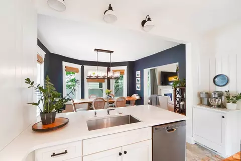 Kitchen - 3752 Drake Ave, Cincinnati, OH 45209 photo 8 of 9