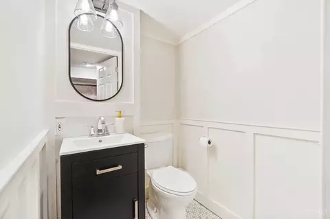 Bath - 3752 Drake Ave, Cincinnati, OH 45209 photo 6 of 6