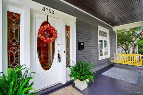 Exterior - 3752 Drake Ave, Cincinnati, OH 45209 photo 3 of 14
