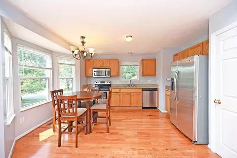 881 Weeping Willow Ln, Hamilton Township, OH 45039 photo 4