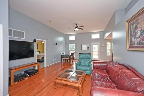 881 Weeping Willow Ln, Hamilton Township, OH 45039 photo 10