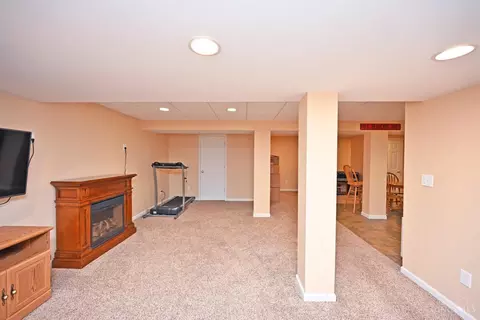 881 Weeping Willow Ln, Hamilton Township, OH 45039 photo 30