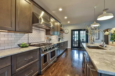 Kitchen - 2907 Riverside Dr, Cincinnati, OH 45226 photo 5 of 6