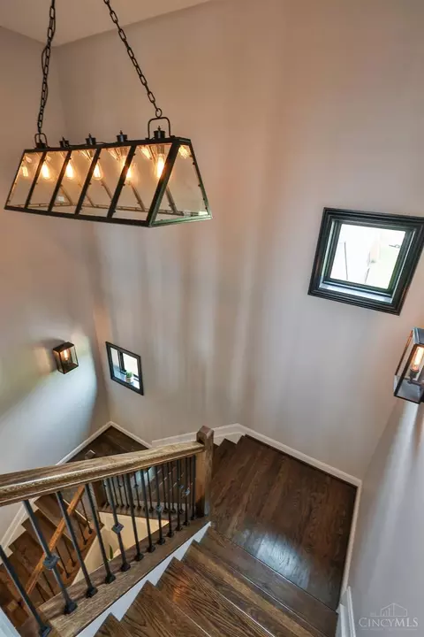 Entry Way - 2907 Riverside Dr, Cincinnati, OH 45226 photo 6 of 7