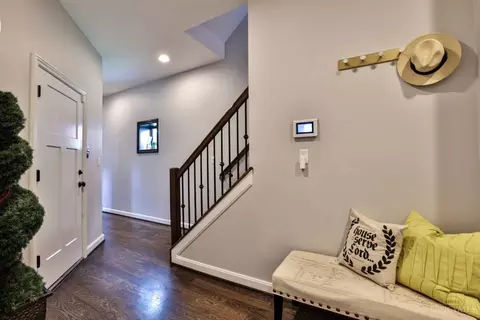 Entry Way - 2907 Riverside Dr, Cincinnati, OH 45226 photo 1 of 7