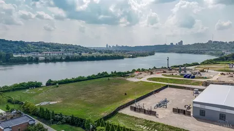 View/Area - 2907 Riverside Dr, Cincinnati, OH 45226 photo 2 of 8