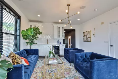 Living - 2907 Riverside Dr, Cincinnati, OH 45226 photo 6 of 11