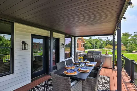 Exterior - 2907 Riverside Dr, Cincinnati, OH 45226 photo 3 of 13