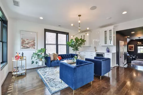 Living - 2907 Riverside Dr, Cincinnati, OH 45226 photo 5 of 11