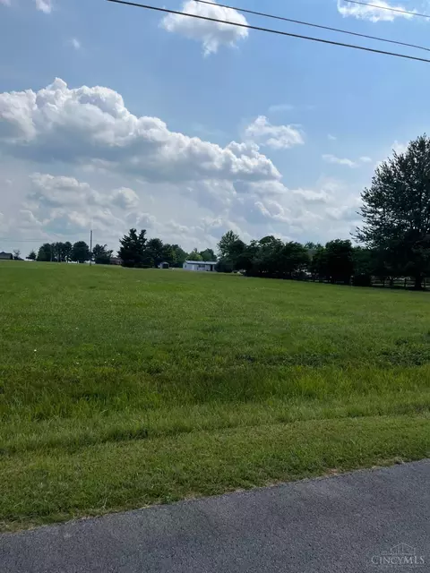 60 Kiowa Dr, Franklin Twp, OH 45171