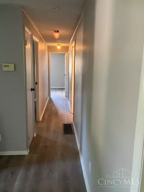 Entry Way - 31 Leslie Ave, Woodlawn, OH 45215 photo 2 of 3