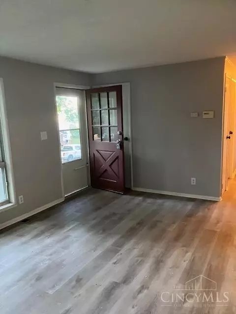 Entry Way - 31 Leslie Ave, Woodlawn, OH 45215 photo 1 of 3